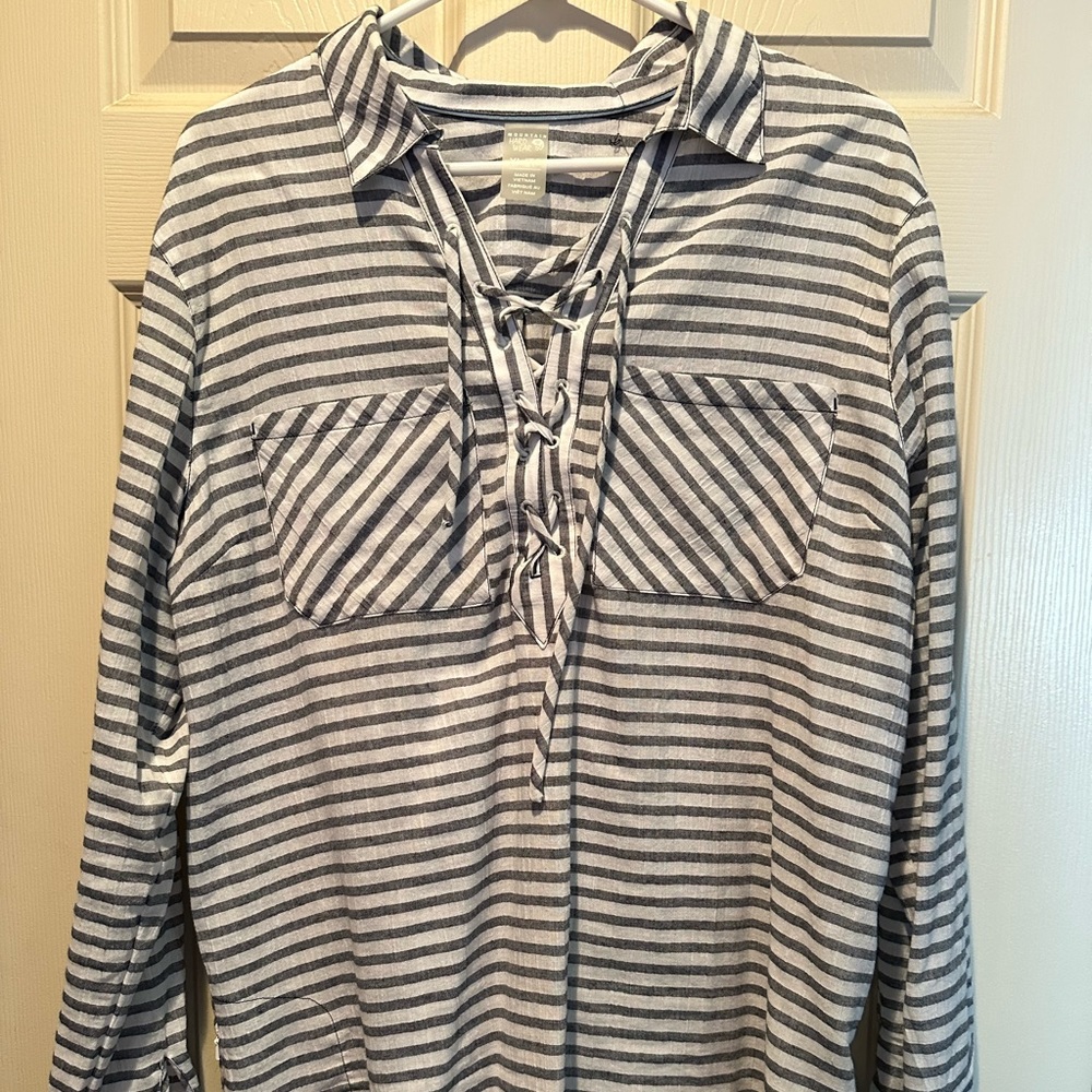 Women’s shirt